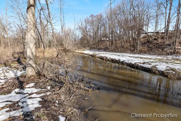 $415,000 | 13544 Kenowa Avenue, Kent City, MI 49330