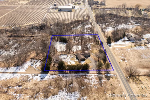 $415,000 | 13544 Kenowa Avenue, Kent City, MI 49330