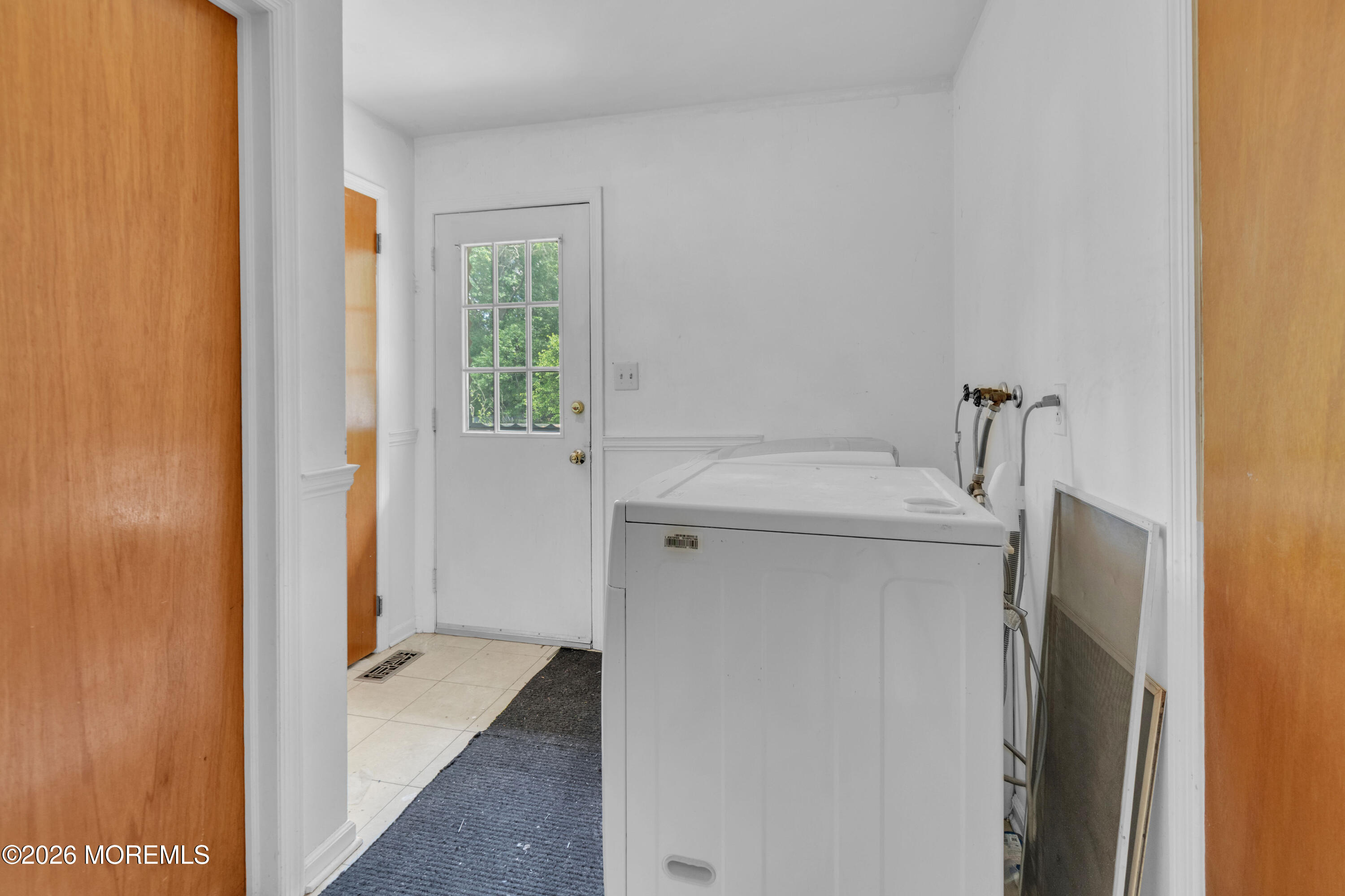 18 Foley Avenue Edison, NJ 08820 - Photo 13 of 34 photos(109of151)