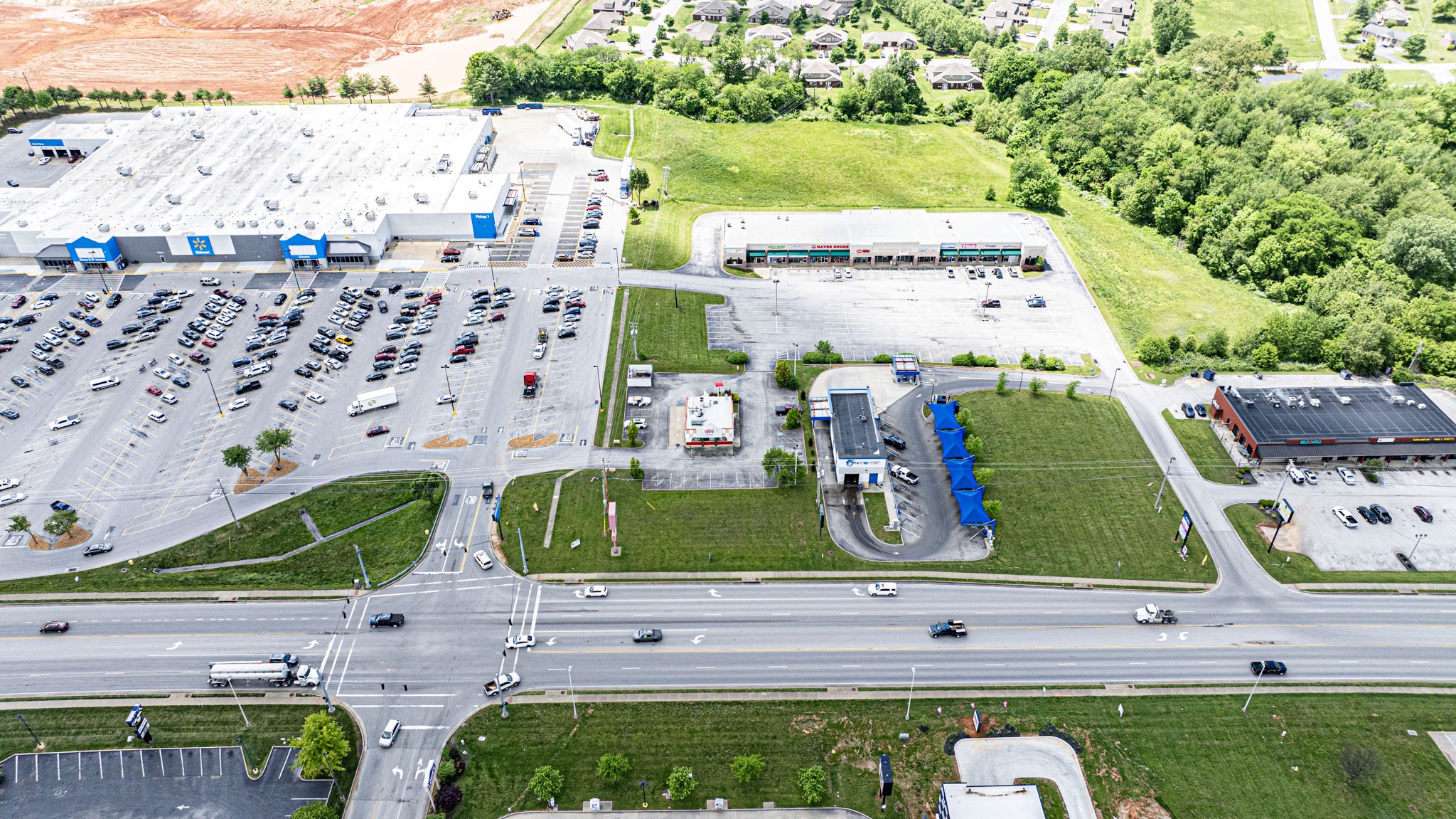 1442 Nashville Road Franklin, KY 42134 - Photo 13 of 20 a view of building with outdoor space