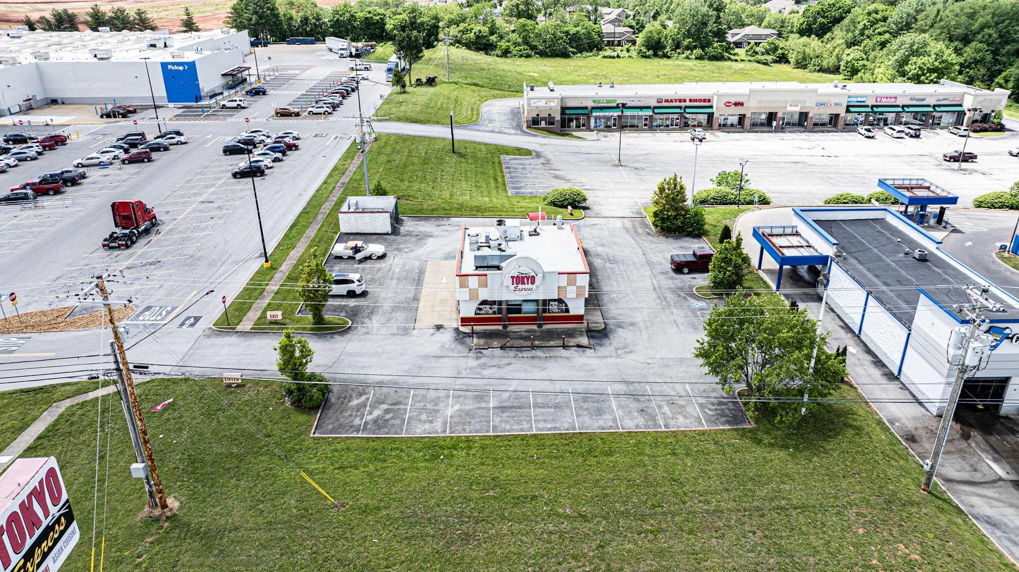 1442 Nashville Road Franklin, KY 42134 - Photo 8 of 20 an aerial view of a house with swimming pool and outdoor seating