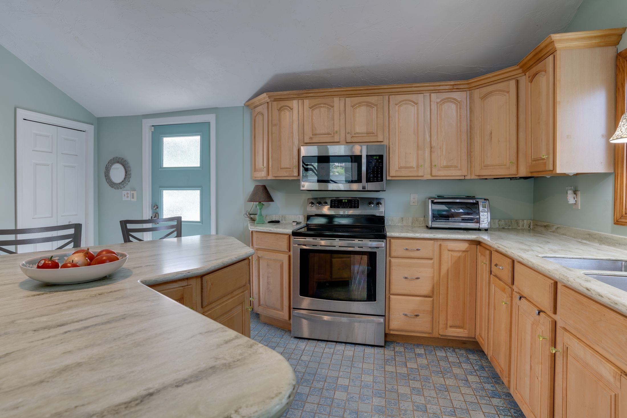 91 Shadow Lake Road Salem, NH 03079 - Photo 11 of 32