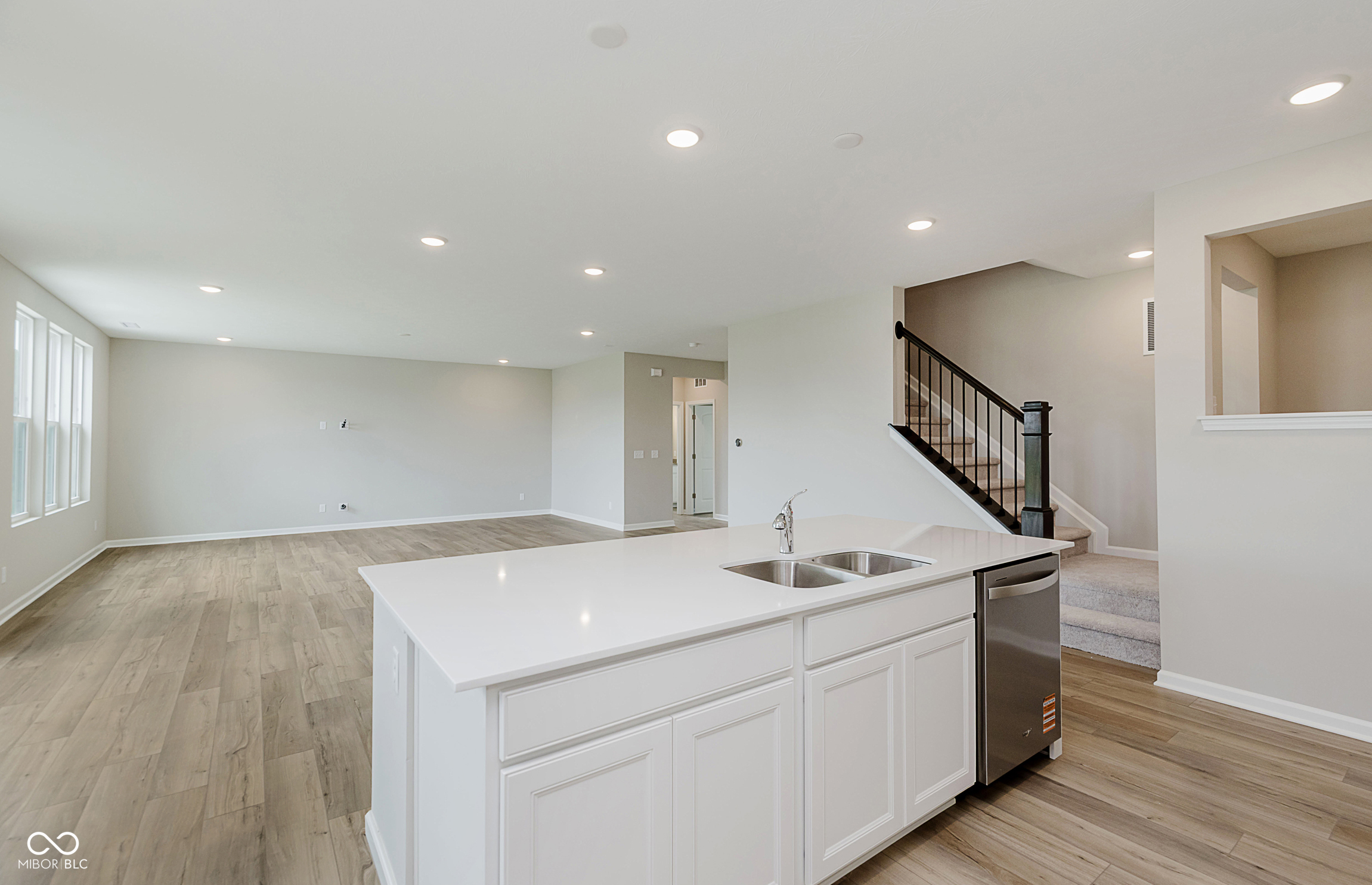 9439 Jackson Way Avon, IN 46123 - Photo 5 of 30