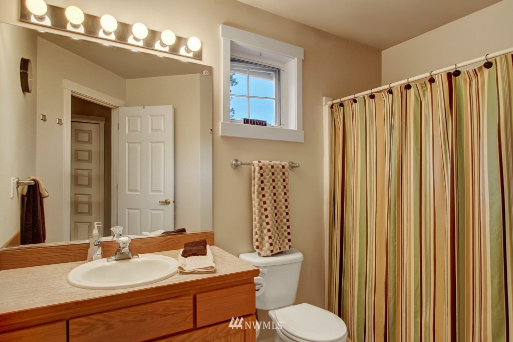 19310 Meridian Place West Bothell, WA 98012 - Photo 16 of 19 Gallery Image 16