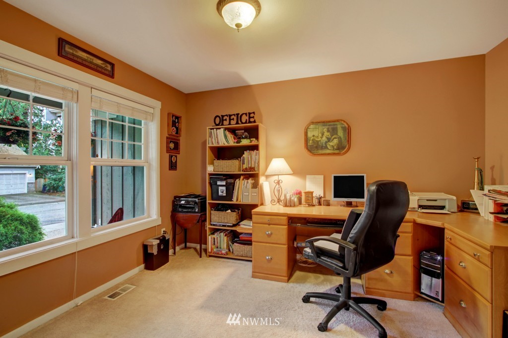19310 Meridian Place West Bothell, WA 98012 - Photo 4 of 19 Gallery Image 4