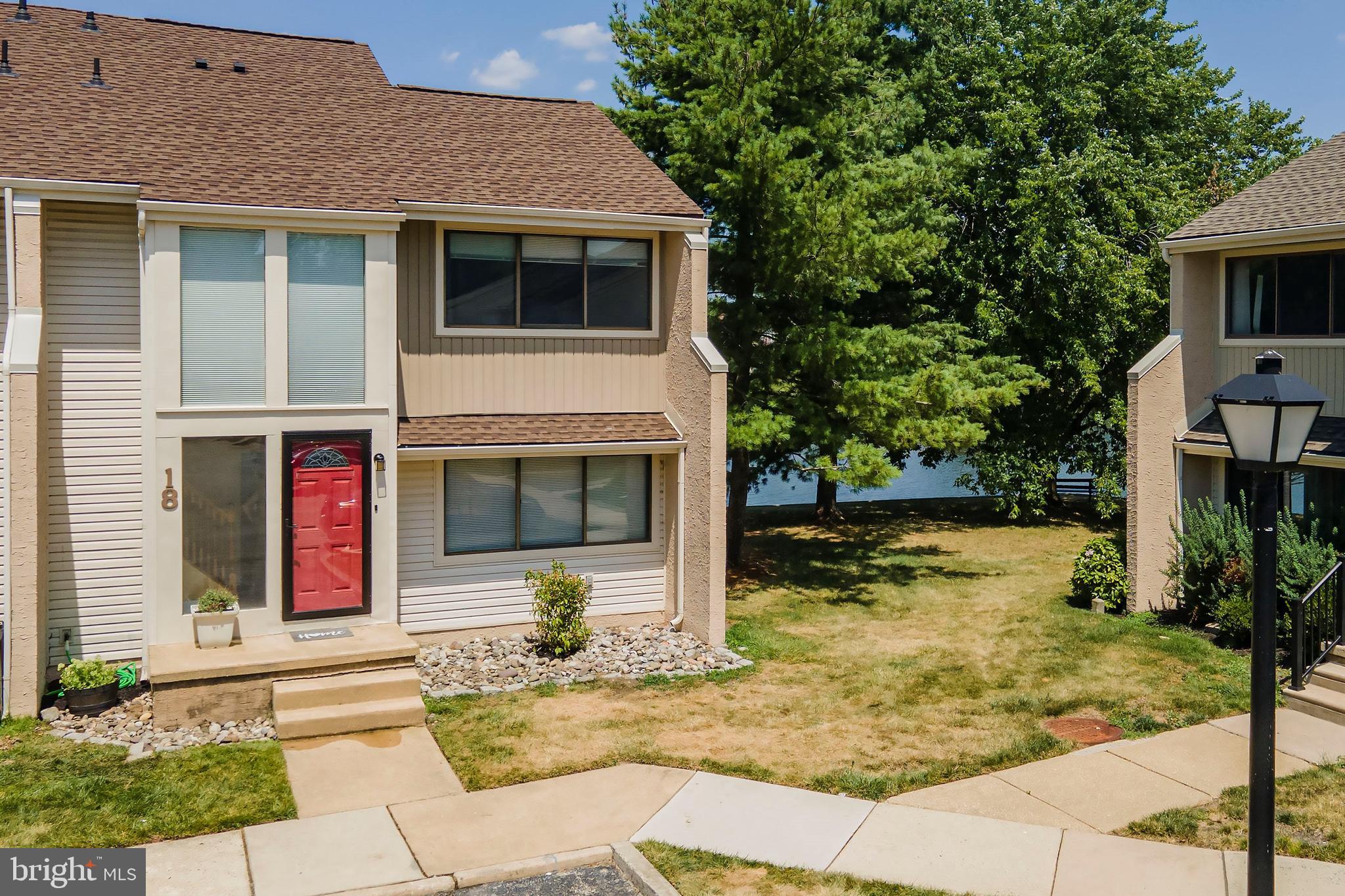 18 Tulip Court Mount Laurel, NJ 08054 - Photo 1 of 16