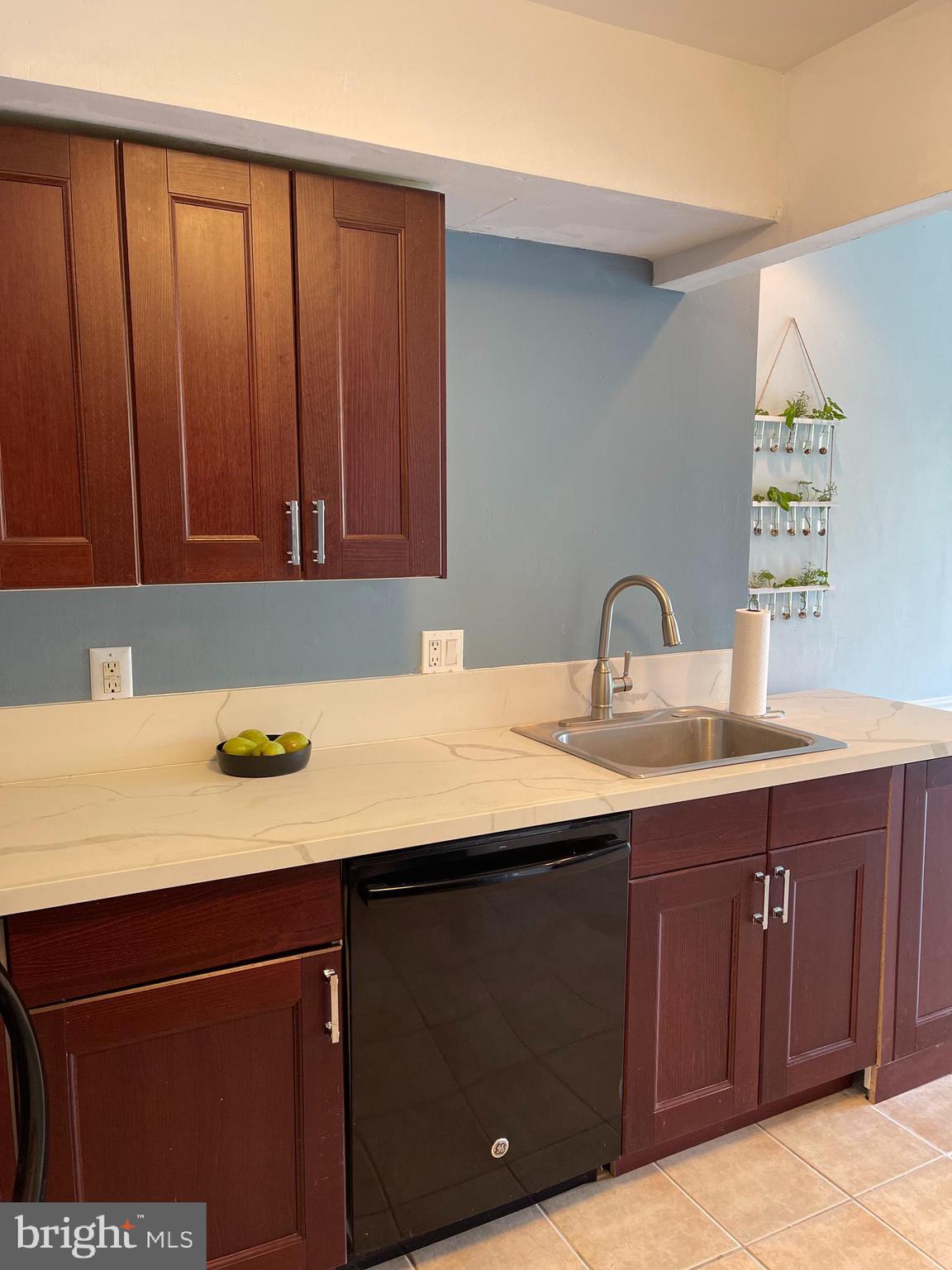 18 Tulip Court Mount Laurel, NJ 08054 - Photo 8 of 16