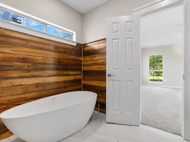 $279,000 | 1001 West Lampasas Street, Ennis, TX 75119