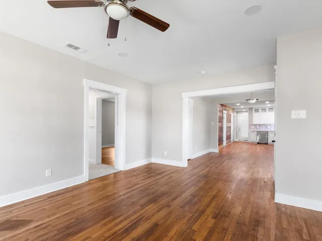 $279,000 | 1001 West Lampasas Street, Ennis, TX 75119