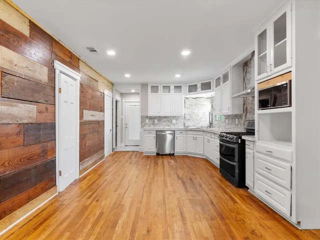 $279,000 | 1001 West Lampasas Street, Ennis, TX 75119