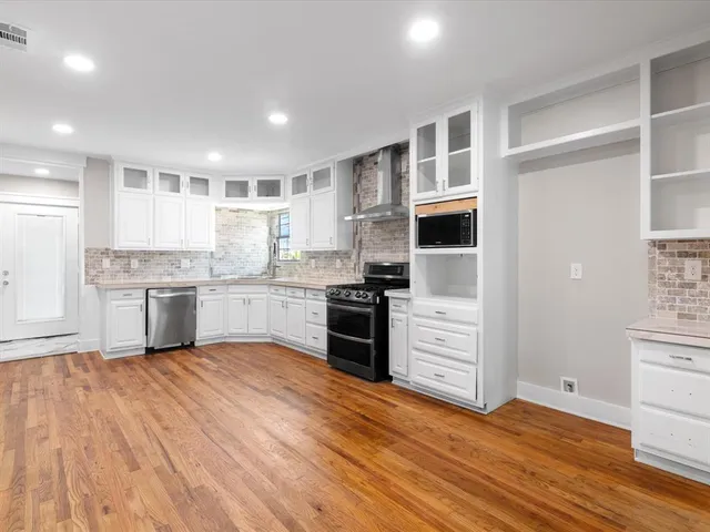 $279,000 | 1001 West Lampasas Street, Ennis, TX 75119