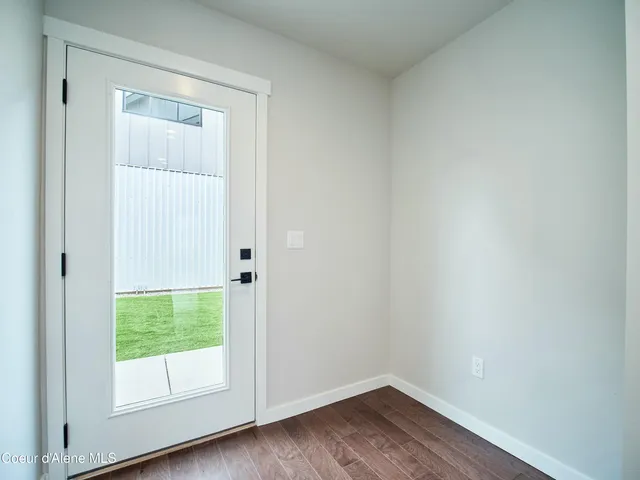 $685,000 | 953 East RR Avenue, Post Falls, ID 83854