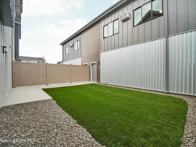 $685,000 | 953 East RR Avenue, Post Falls, ID 83854