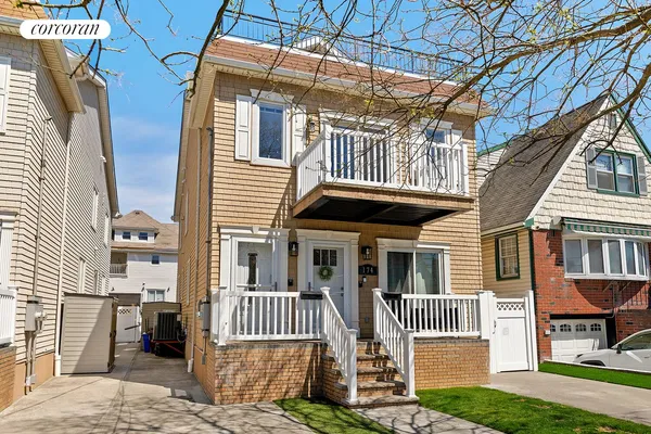 $799,000 | 174 Beach 125th Street, Unit 2D | Rockaway Park