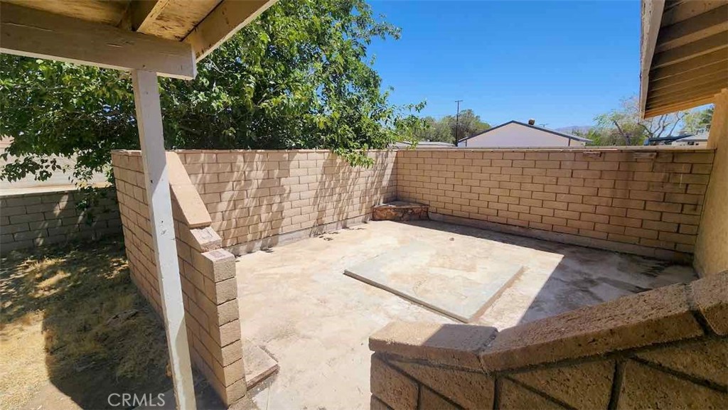 22330 Miramot Road Apple Valley, CA 92308 - Photo 3 of 11