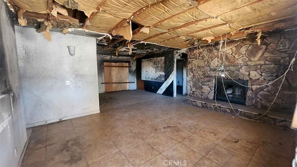 22330 Miramot Road Apple Valley, CA 92308 - Photo 5 of 11