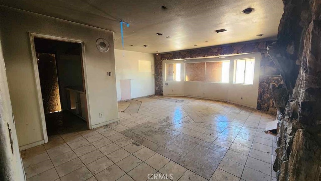 22330 Miramot Road Apple Valley, CA 92308 - Photo 7 of 11