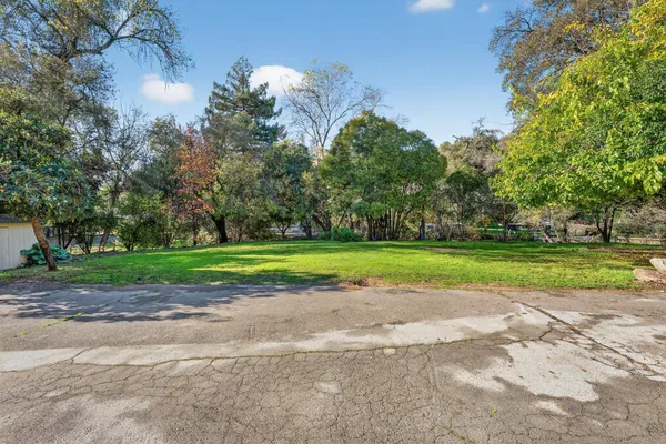 a view of a golf course