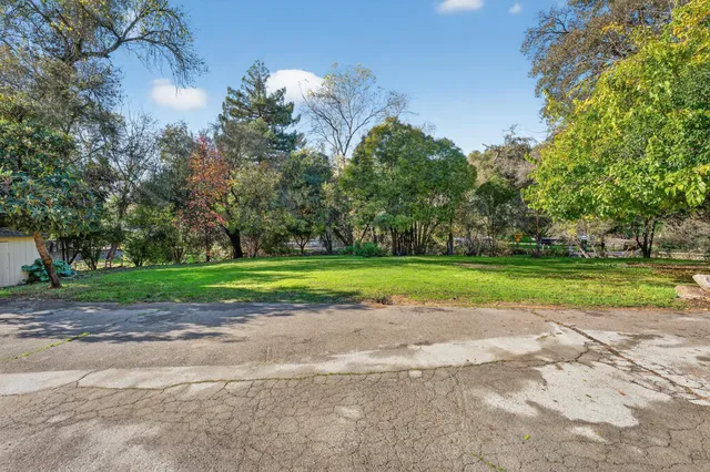 a view of a golf course