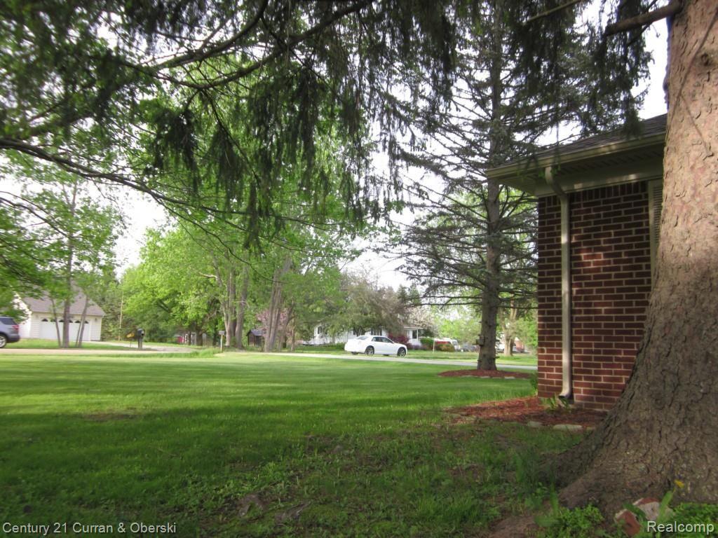 46515 Maben Road Canton, MI 48187 - Photo 37 of 56 IMG_2597.jpg