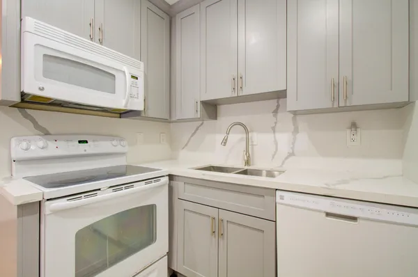 $1,850 | 2260 Northeast 67th Street, Unit 1732, Fort Lauderdale, FL 33308