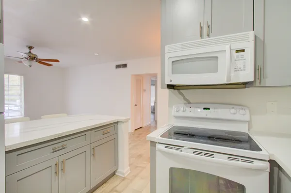 $1,850 | 2260 Northeast 67th Street, Unit 1732, Fort Lauderdale, FL 33308