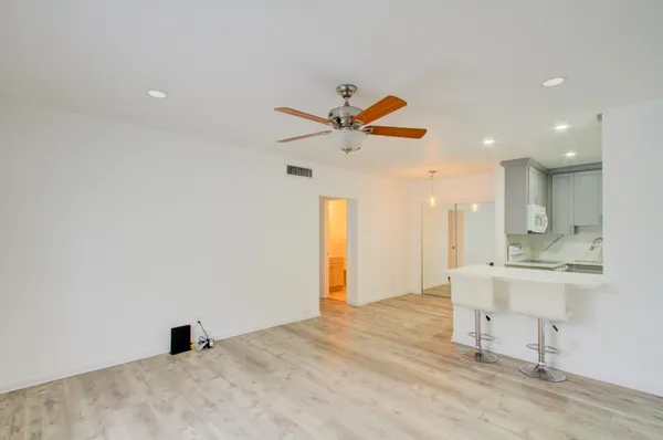 $1,850 | 2260 Northeast 67th Street, Unit 1732, Fort Lauderdale, FL 33308