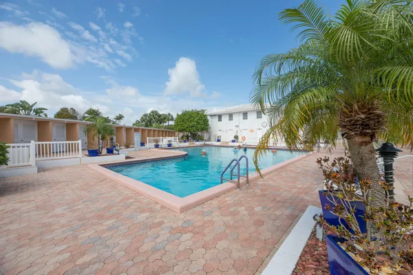 $1,850 | 2260 Northeast 67th Street, Unit 1732, Fort Lauderdale, FL 33308