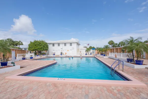 $1,850 | 2260 Northeast 67th Street, Unit 1732, Fort Lauderdale, FL 33308