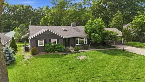$995,000 | 5900 Windsor Drive, Fairway, KS 66205