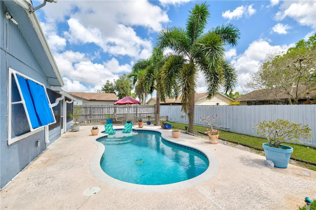 9164 Affirmed Lane Boca Raton, FL 33496 - Photo 31 of 44 Photo 31