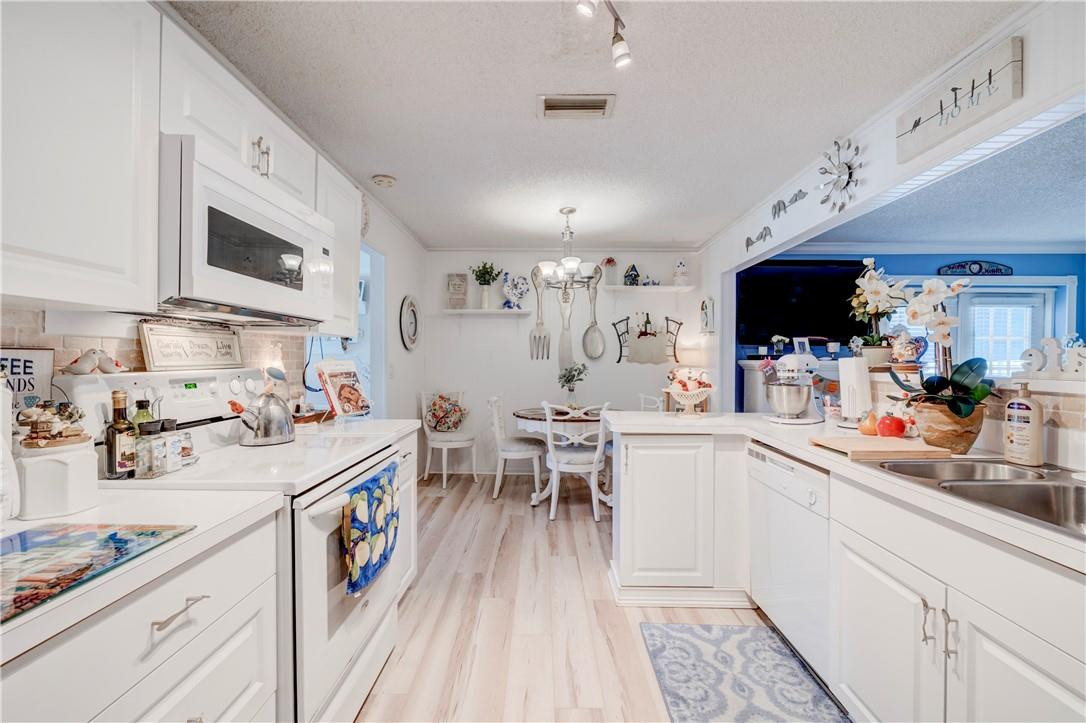 9164 Affirmed Lane Boca Raton, FL 33496 - Photo 10 of 44 Photo 10