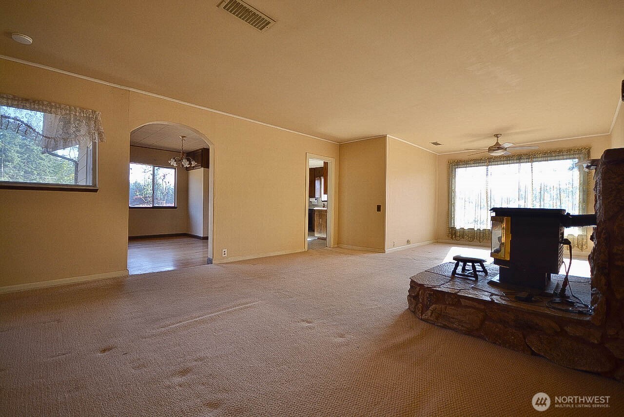 14614 Lawrence Lake Road Southeast Yelm, WA 98597 - Photo 9 of 38 Gallery Image 9