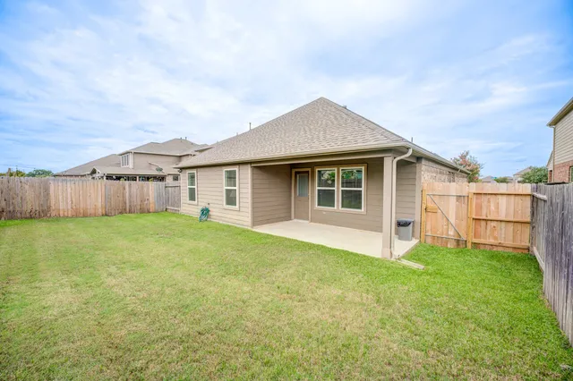 $300,000 | 14726 Lark Sky Way, Cypress, TX 77429