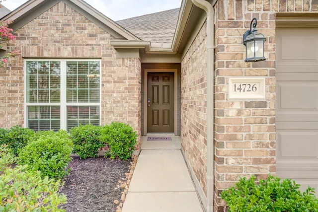 $300,000 | 14726 Lark Sky Way, Cypress, TX 77429