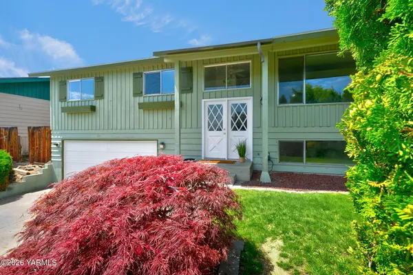 $348,500 | 222 South 65th Avenue, Yakima, WA 98908