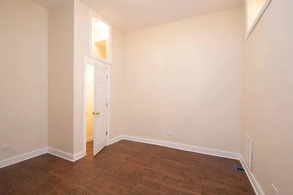 $2,150 | 5011 North Ravenswood Avenue, Unit 2, Chicago, IL 60640