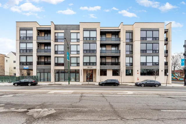 $3,450 | 1606 South Ashland Avenue, Unit 401, Chicago, IL 60608