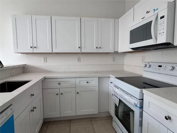 $2,590 | 13864 Southwest 273rd Terrace, Homestead, FL 33032