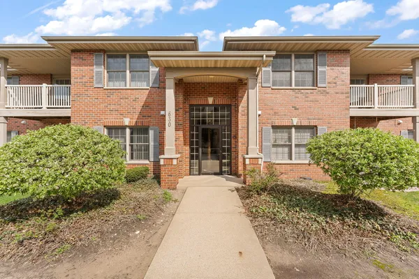$230,000 | 630 Cambridge Court, Unit 1B, Munster, IN 46321