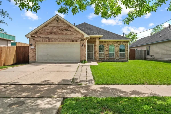 $299,999 | 8014 Keller Street, Houston, TX 77012