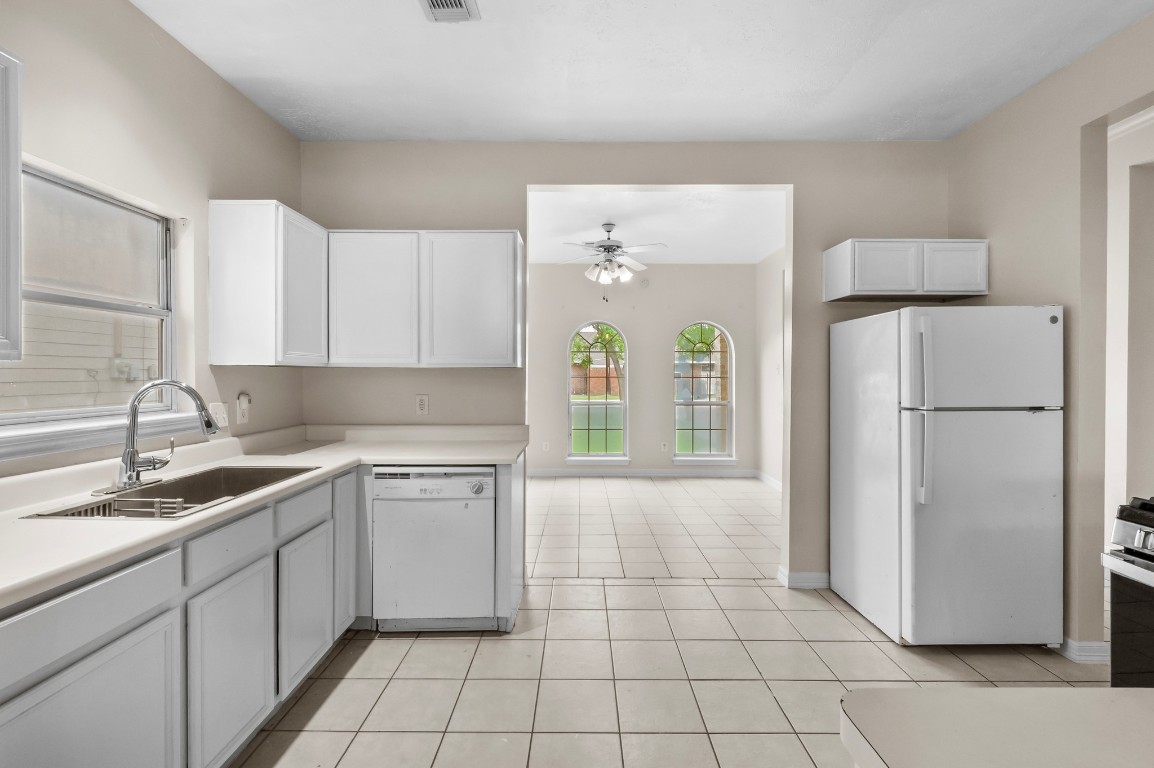 8014 Keller Street Houston, TX 77012 - Photo 12 of 33