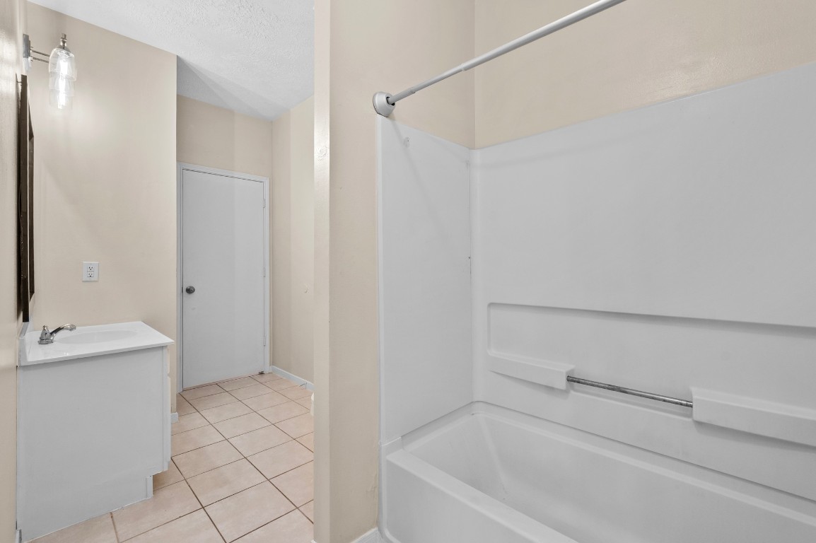 8014 Keller Street Houston, TX 77012 - Photo 17 of 33