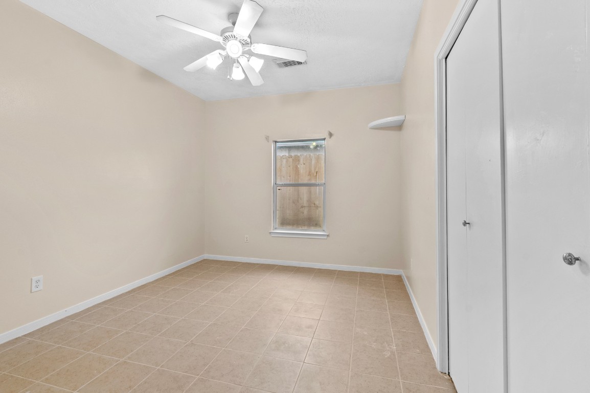 8014 Keller Street Houston, TX 77012 - Photo 18 of 33