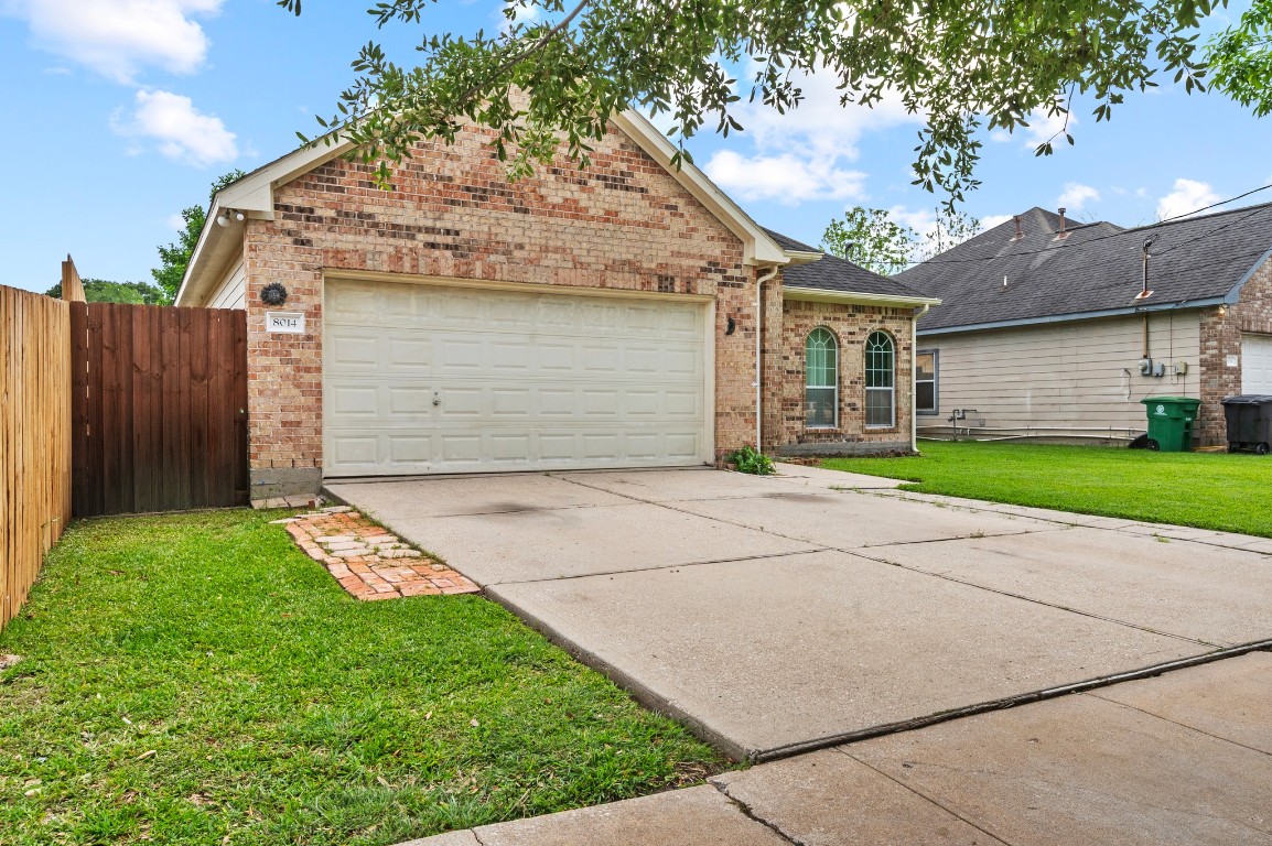 8014 Keller Street Houston, TX 77012 - Photo 2 of 33