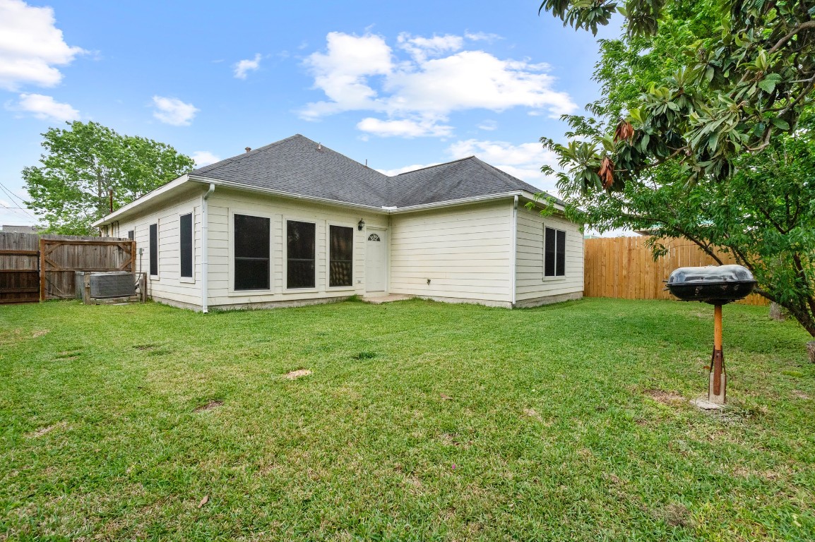 8014 Keller Street Houston, TX 77012 - Photo 24 of 33