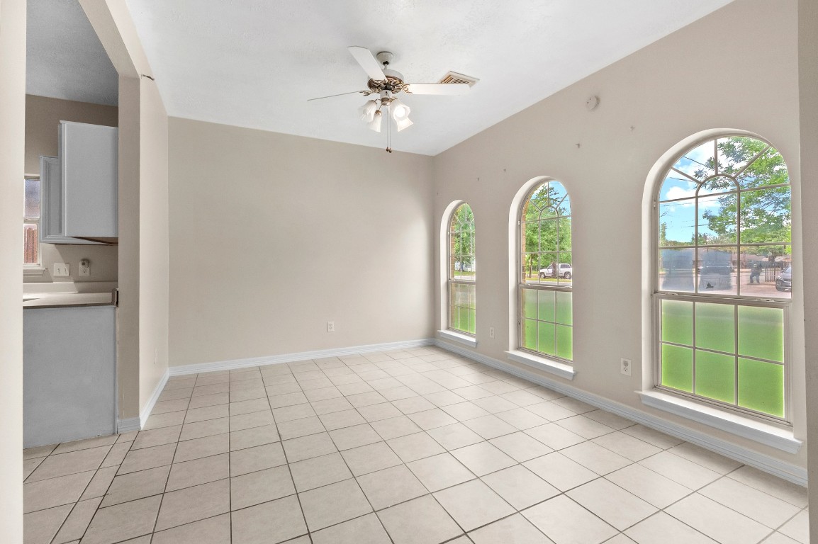 8014 Keller Street Houston, TX 77012 - Photo 6 of 33