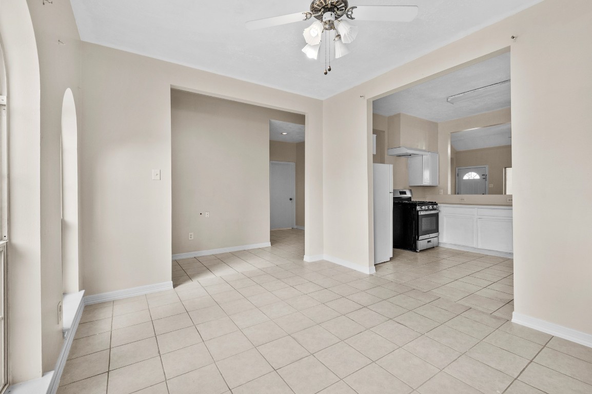 8014 Keller Street Houston, TX 77012 - Photo 8 of 33