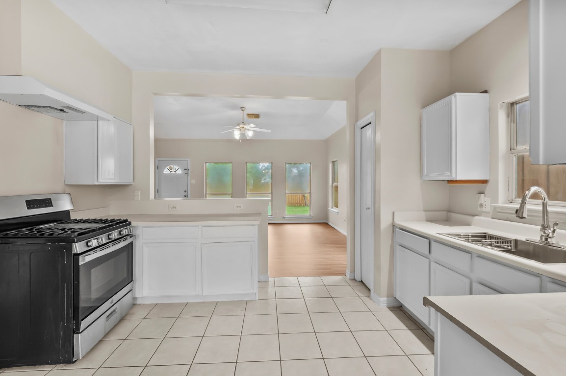 8014 Keller Street Houston, TX 77012 - Photo 10 of 33