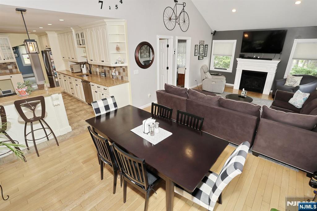 117 Roxbury Road Dumont, NJ 07628 - Photo 16 of 49